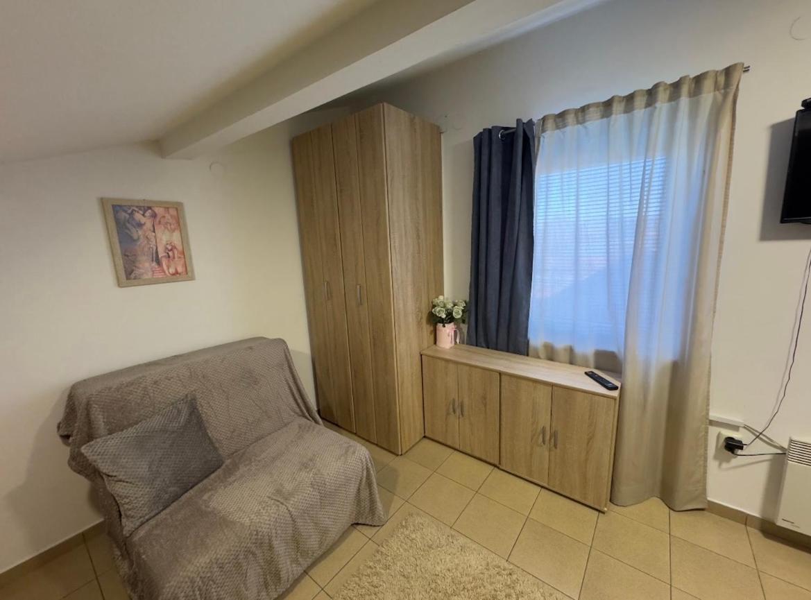 Guesthouse Vladimir & Ana Pančevo Екстериор снимка